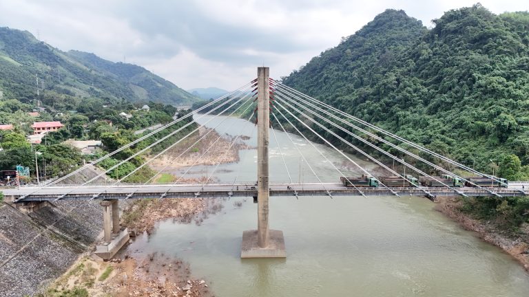 Cau Dakrong